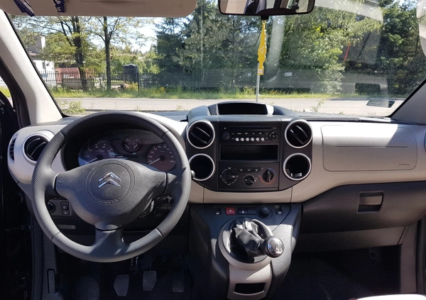 Citroen Berlingo cena 23900 przebieg: 231240, rok produkcji 2011 z Bychawa małe 211